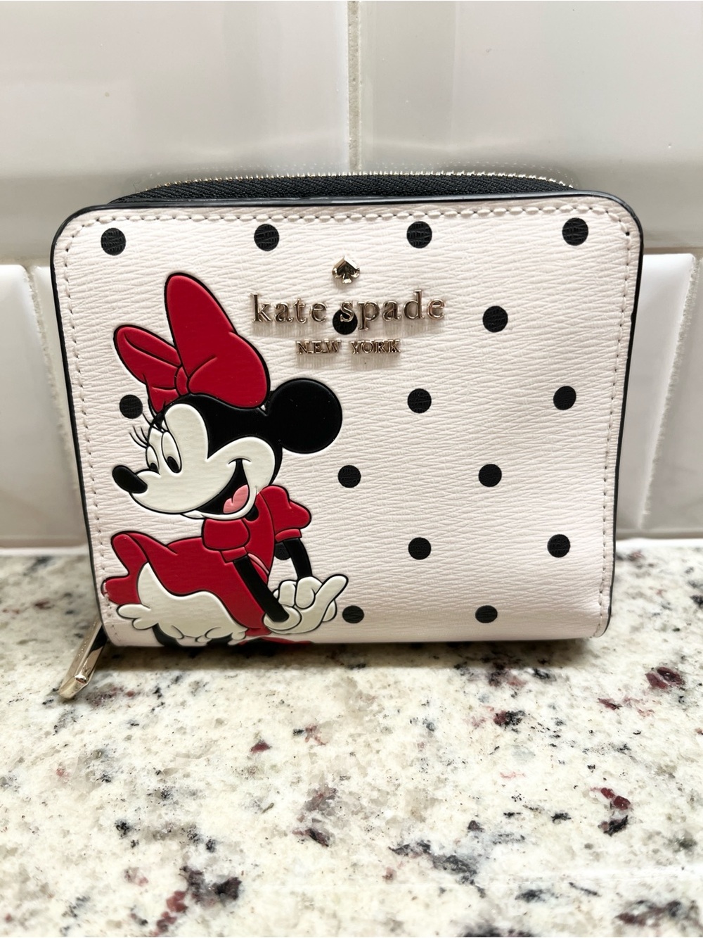Disney x Kate Spade Minnie Mouse Zip Around Bi Fold Wallet NWOT